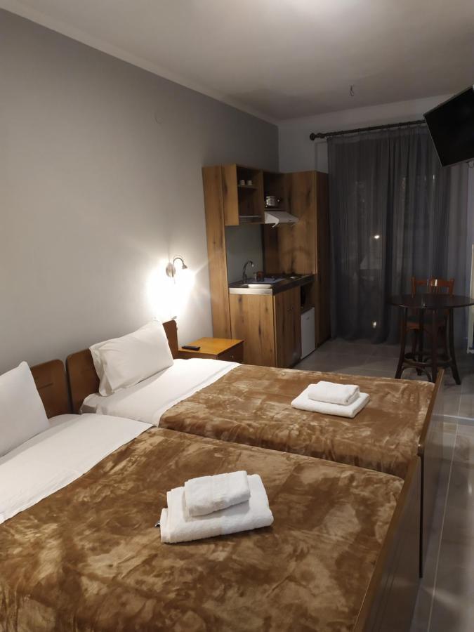 Smallhotel - Vevi Exterior photo