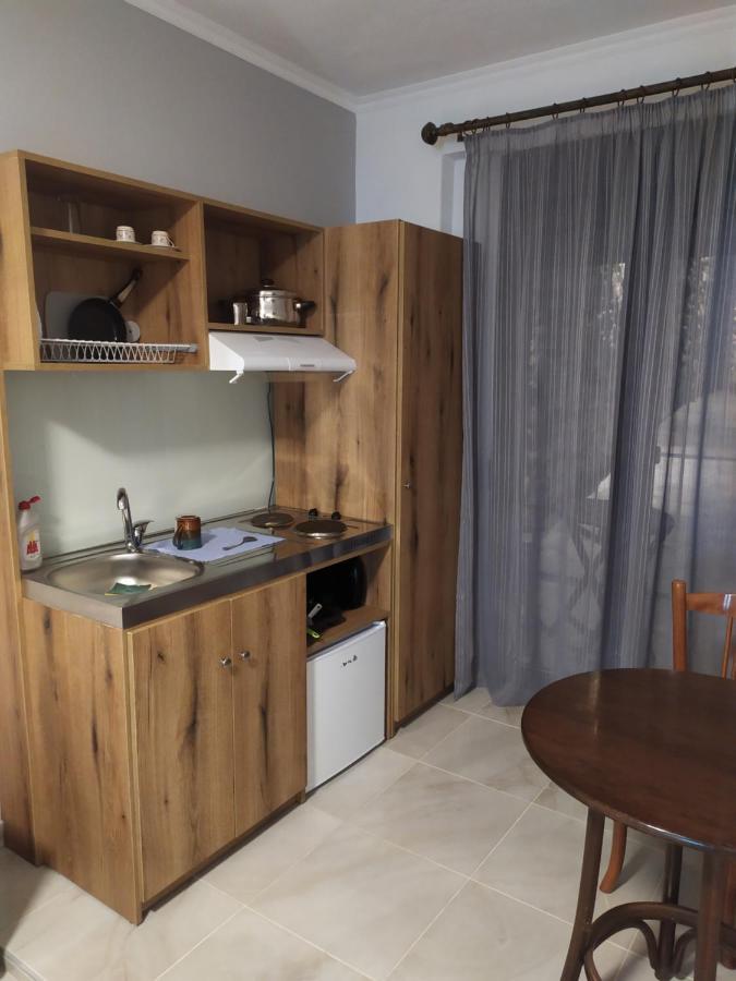 Smallhotel - Vevi Exterior photo